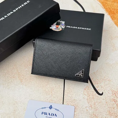 プラダ 長財布
