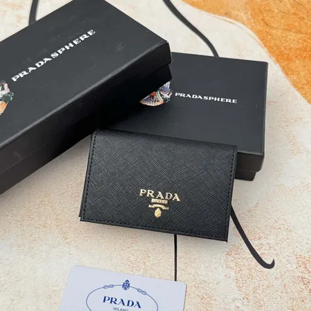 プラダ 長財布