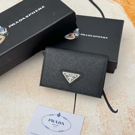 プラダ 長財布