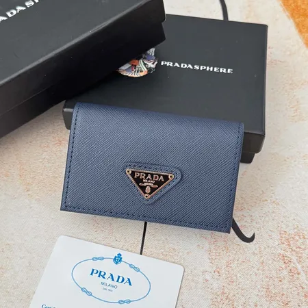 プラダ 長財布