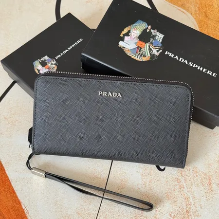 プラダ 長財布