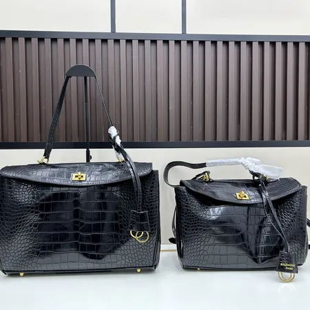 バレンシアガ キーケース