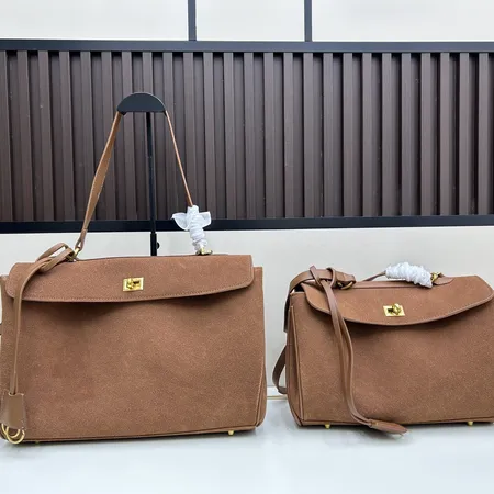 バレンシアガ キーケース