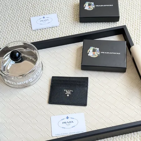プラダ 長財布