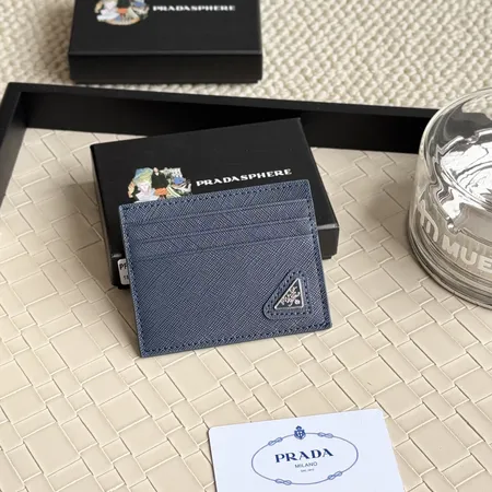 プラダ 長財布