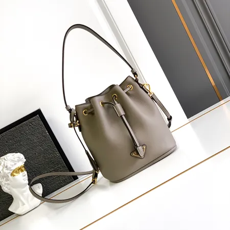 プラダ キーケース