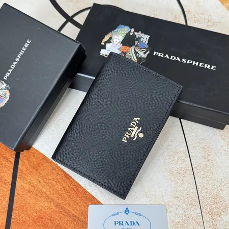 プラダ 長財布