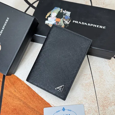 プラダ 長財布