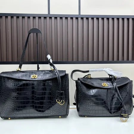 バレンシアガ キーケース