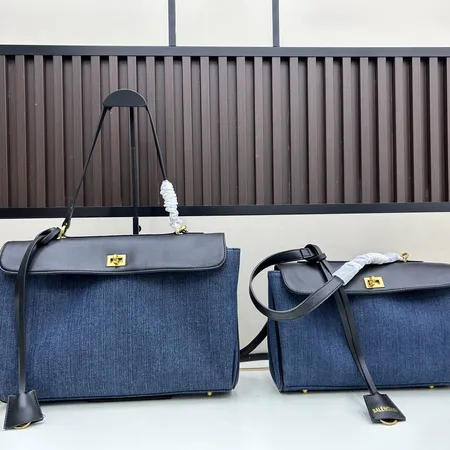 バレンシアガ キーケース