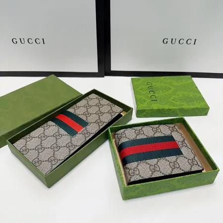 グッチ 折り財布