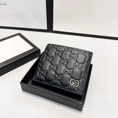 グッチ 折り財布