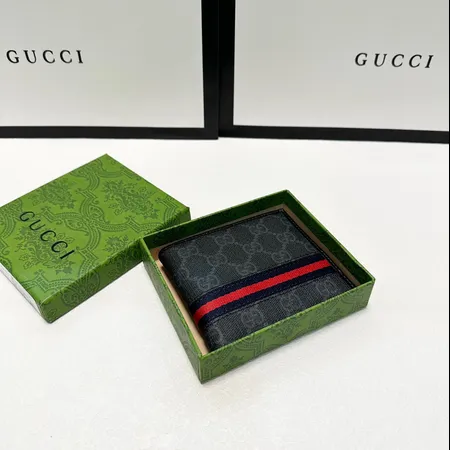 グッチ 折り財布