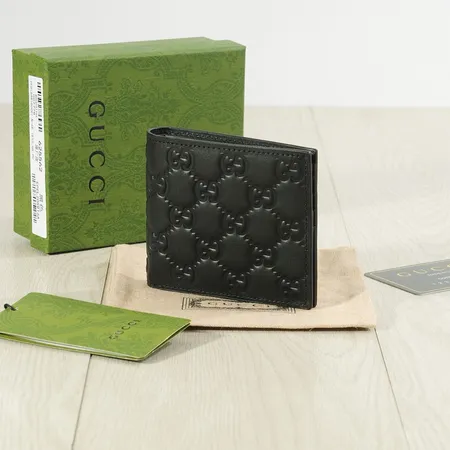 グッチ 折り財布