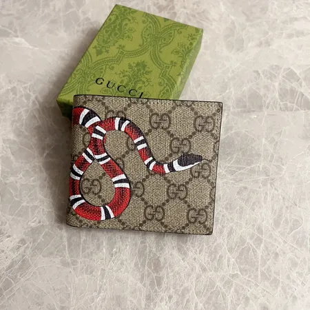 グッチ 折り財布