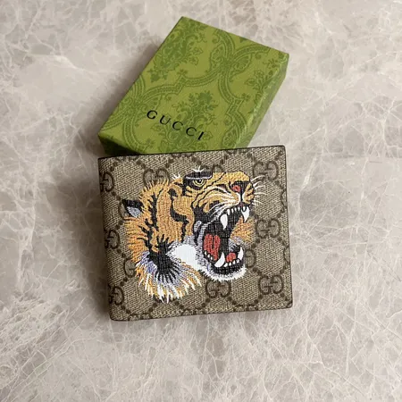 グッチ 折り財布