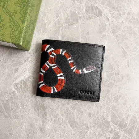グッチ 折り財布