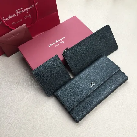 フェラガモ 折り財布