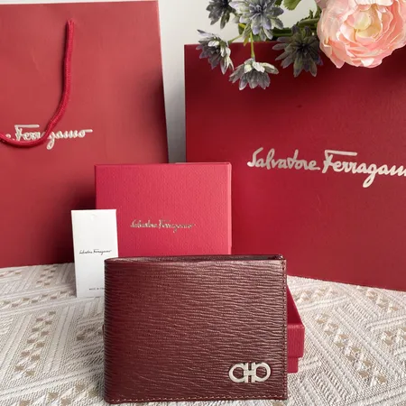 フェラガモ 折り財布