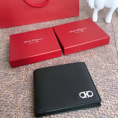 フェラガモ 折り財布
