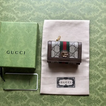グッチ 折り財布