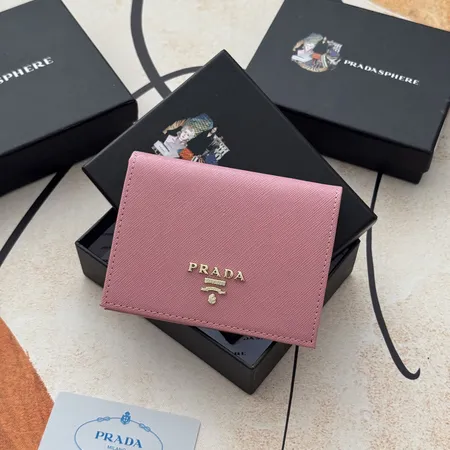 プラダ 折り財布