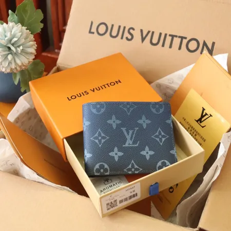 ルイヴィトン 折り財布
