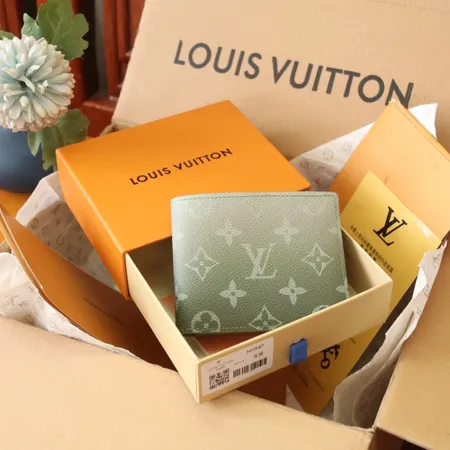 ルイヴィトン 折り財布