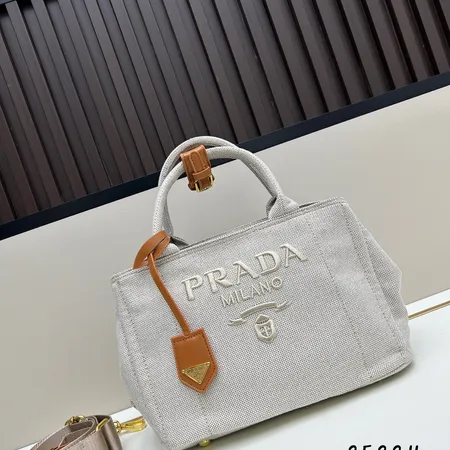 プラダ キーケース