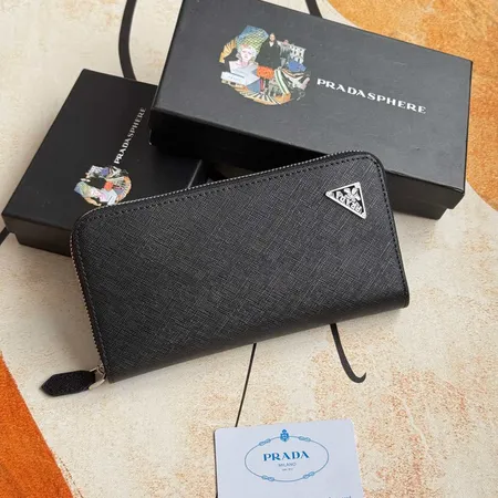 プラダ 長財布