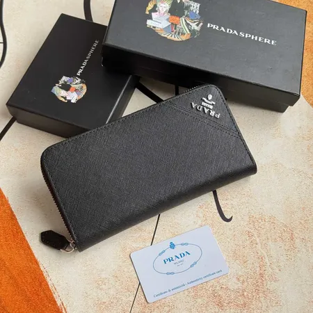 プラダ 長財布