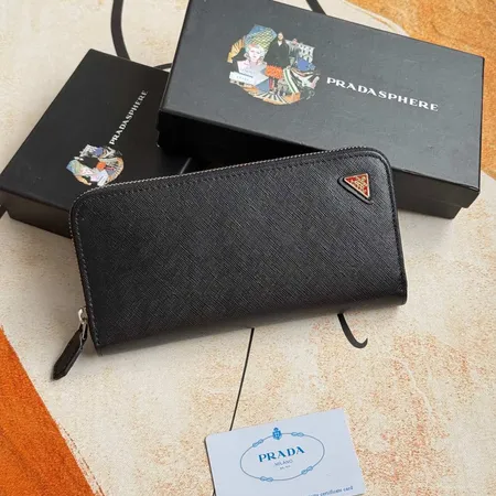 プラダ 長財布