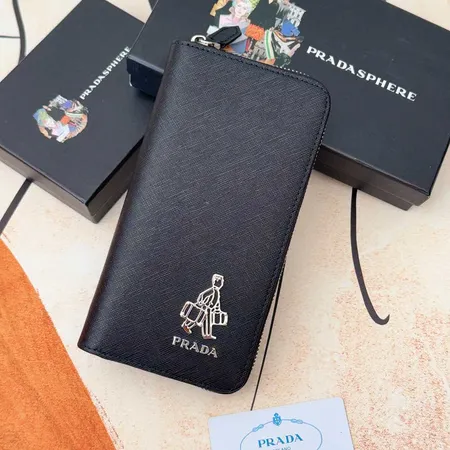 プラダ 長財布