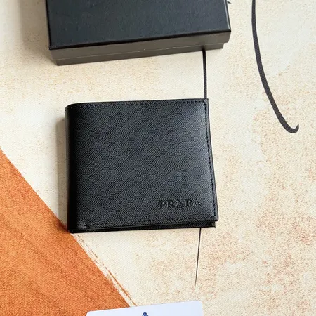 プラダ 折り財布
