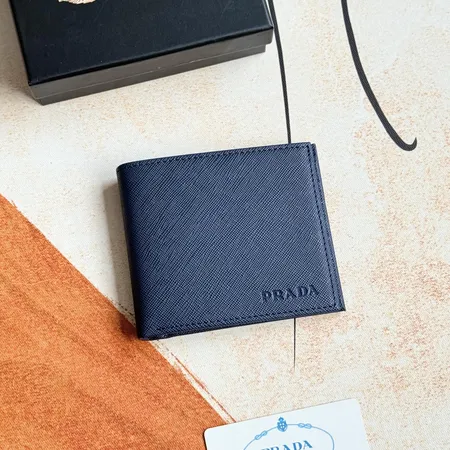 プラダ 折り財布