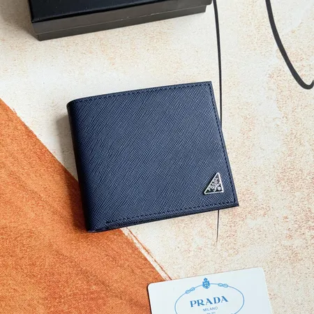 プラダ 折り財布