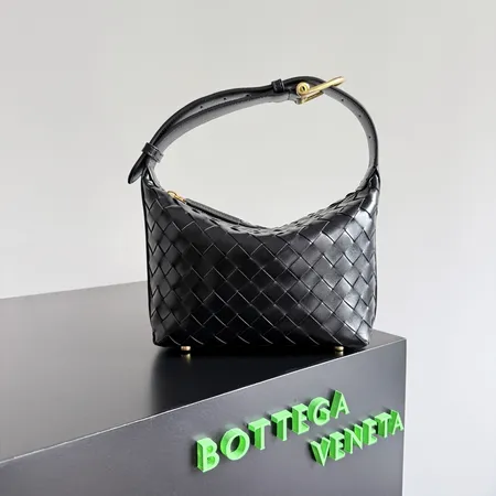 ボッテガ ヴェネタ キーケース