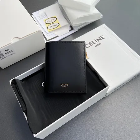セリーヌ 折り財布