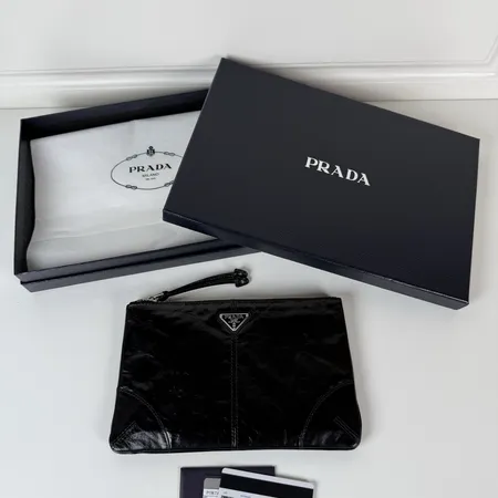 プラダ 長財布