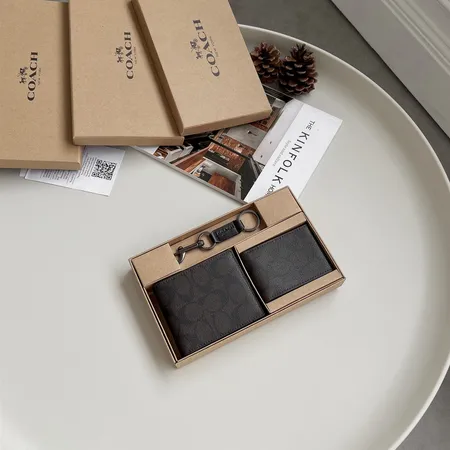 コーチ 折り財布