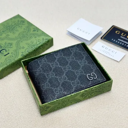 グッチ 折り財布