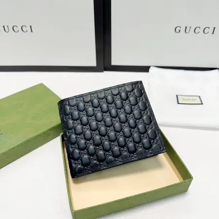 グッチ 折り財布