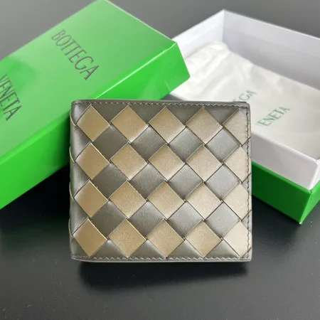 ボッテガ ヴェネタ 折り財布