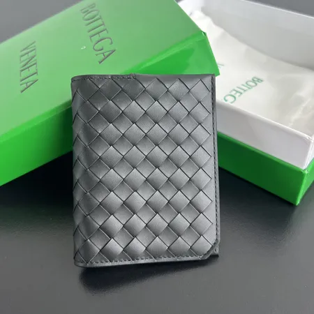 ボッテガ ヴェネタ 名刺入れ