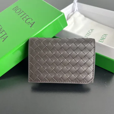 ボッテガ ヴェネタ 名刺入れ