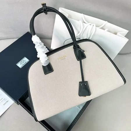 プラダ キーケース