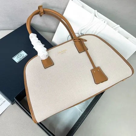 プラダ キーケース