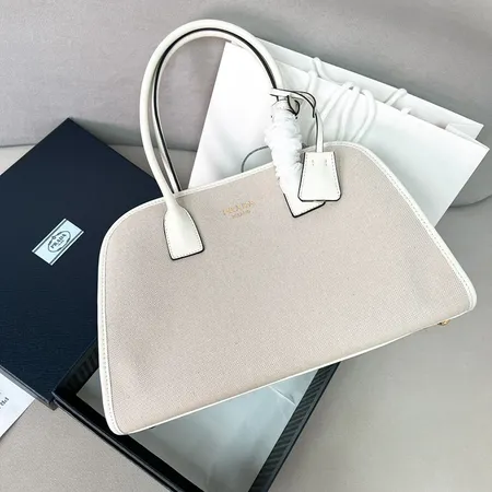 プラダ キーケース