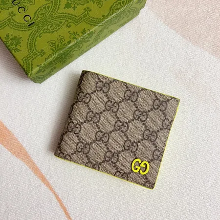 グッチ 折り財布