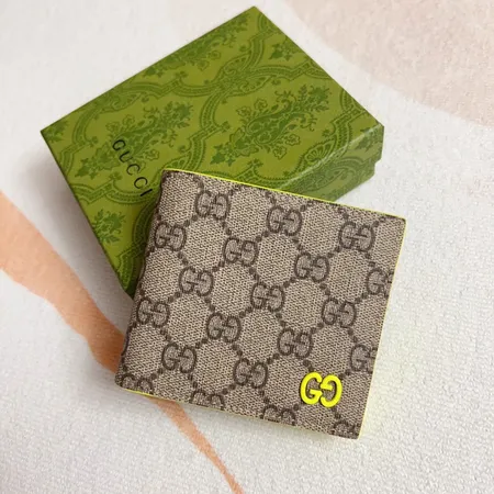 グッチ 折り財布